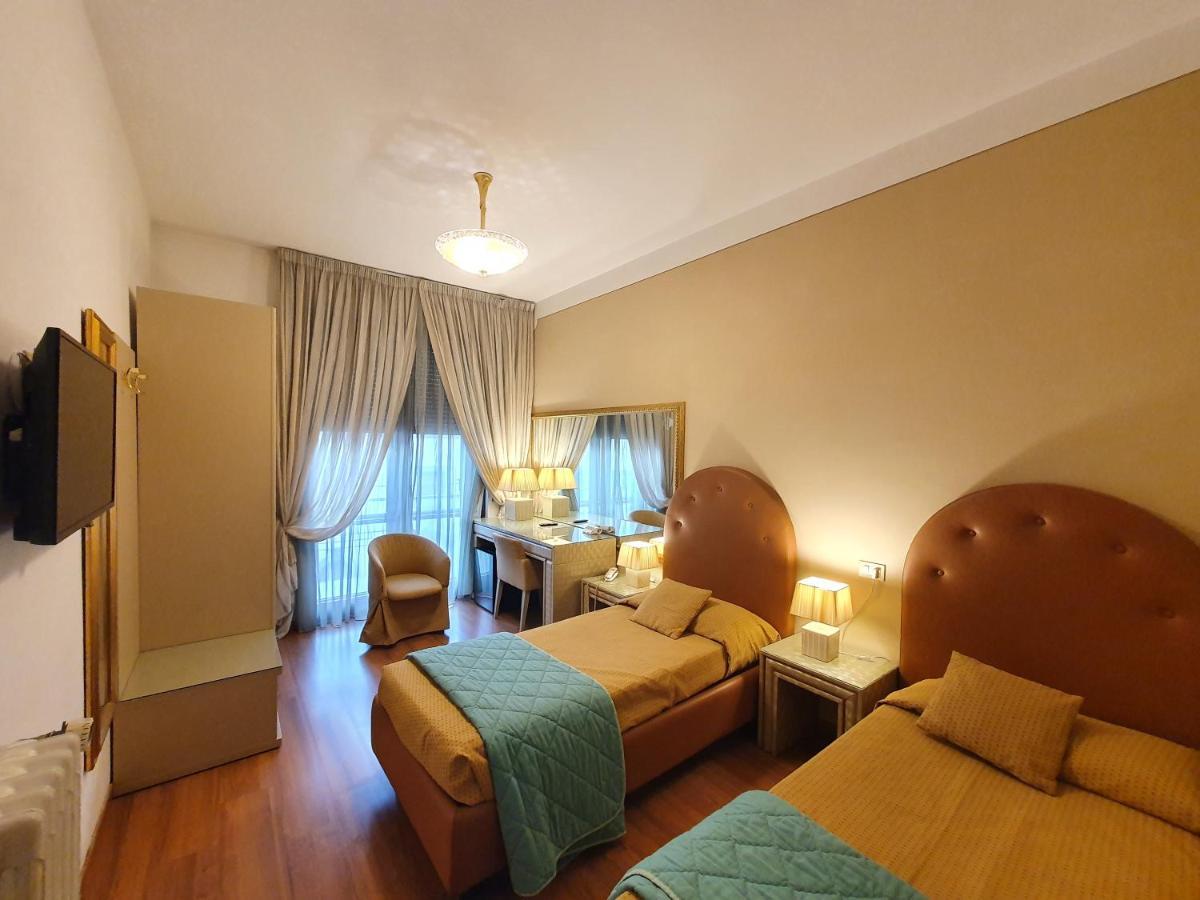 Hotel Continentale Arezzo Dış mekan fotoğraf