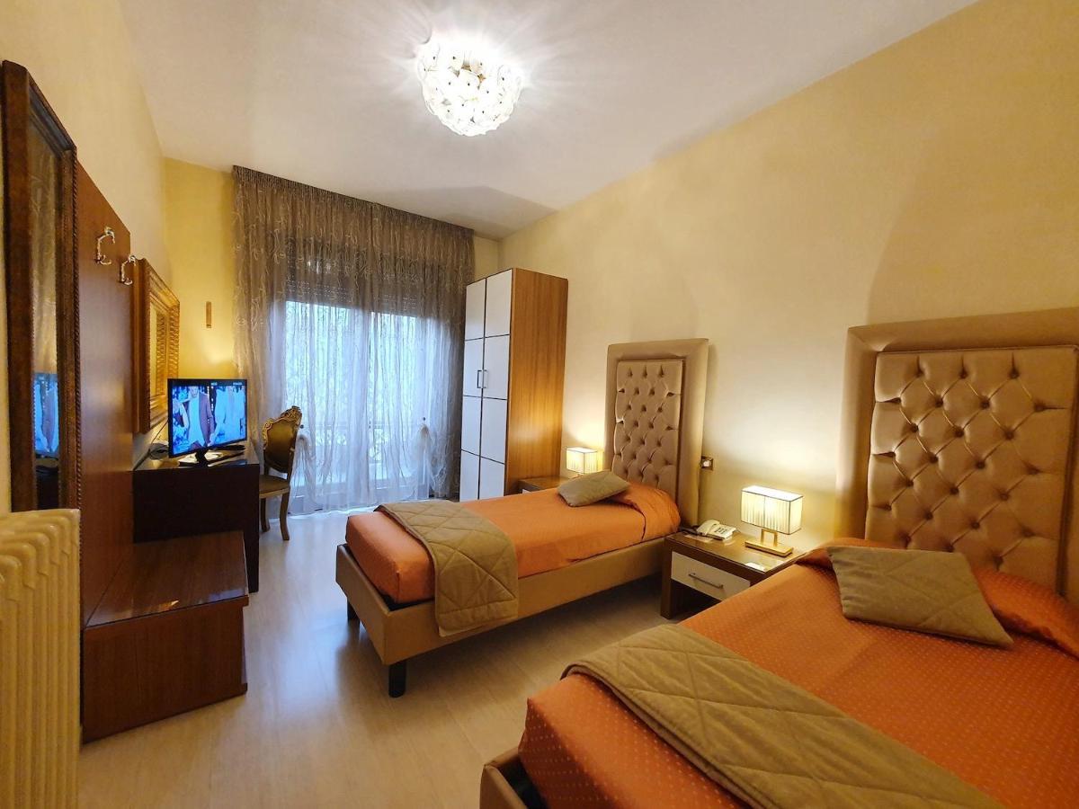 Hotel Continentale Arezzo Dış mekan fotoğraf