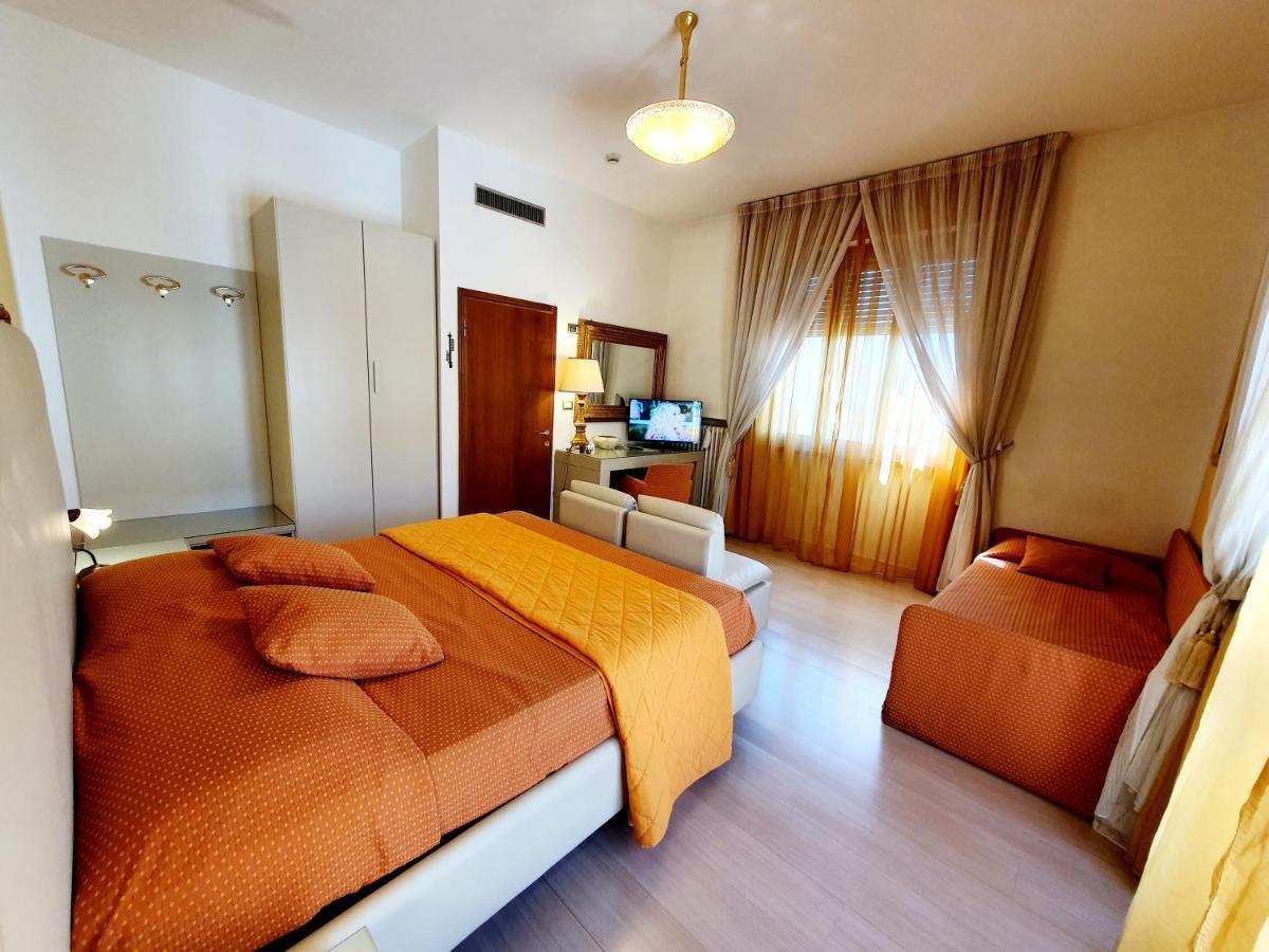 Hotel Continentale Arezzo Dış mekan fotoğraf